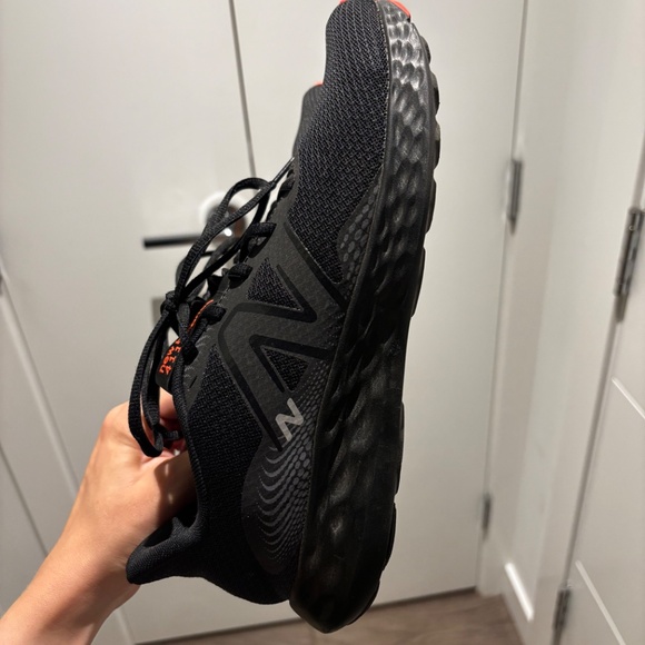 New Balance 711 Black / Pink toe shoes - Picture 4 of 5